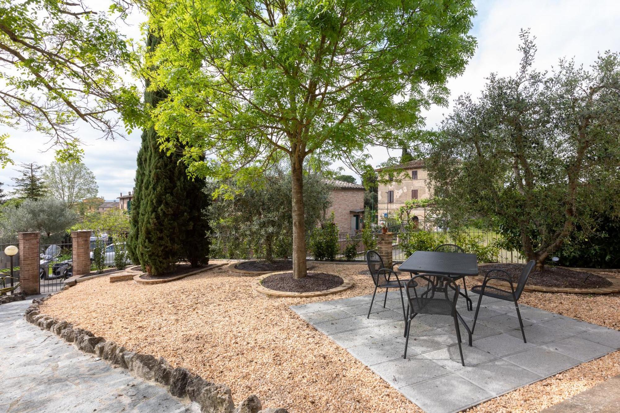 Ferienwohnung Asso Di Picche Siena Exterior foto